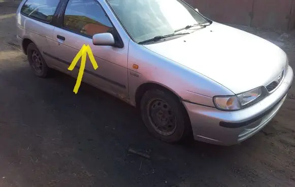 Nissan Almera Front door window/glass (coupe) 