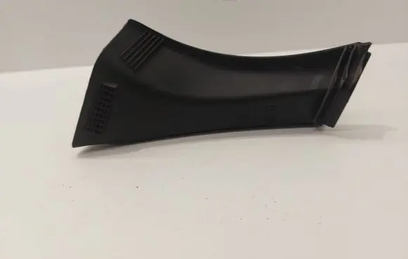 Audi A3 S3 8P Rear/tail light trim molding 8P7863052
