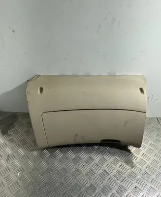Skoda Octavia Mk1 (1U) Glove box 1Z1857097H 1Z1857103