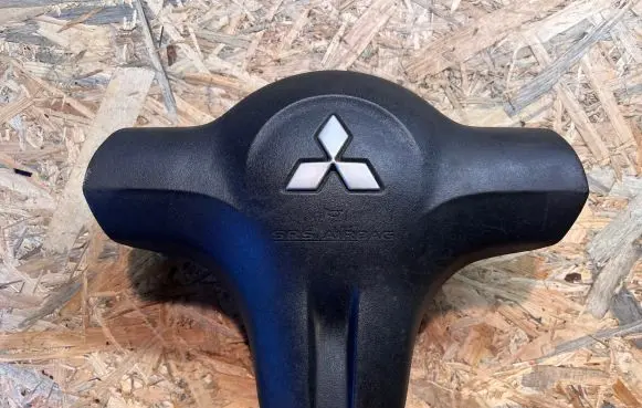 Mitsubishi Lancer Steering wheel airbag 7030A146