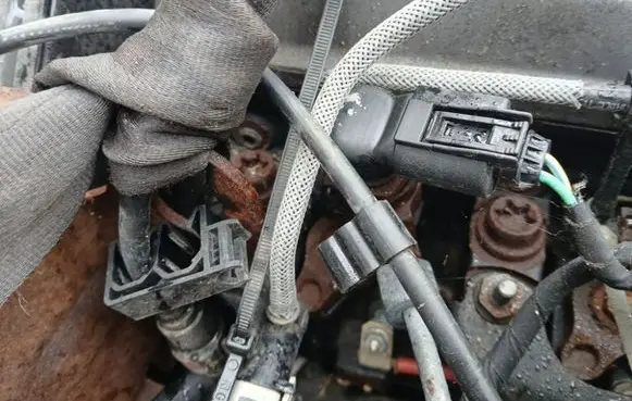 Ford Mondeo MK IV Fuel injector 4M5Q9F593AD