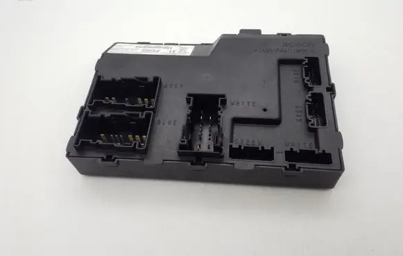 Ford Fiesta Comfort/convenience module DN1T15K600LE F005V01747