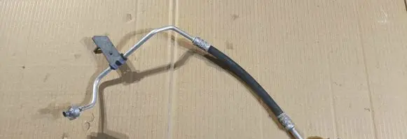 Dacia Sandero Air conditioning (A/C) pipe/hose 924403633R