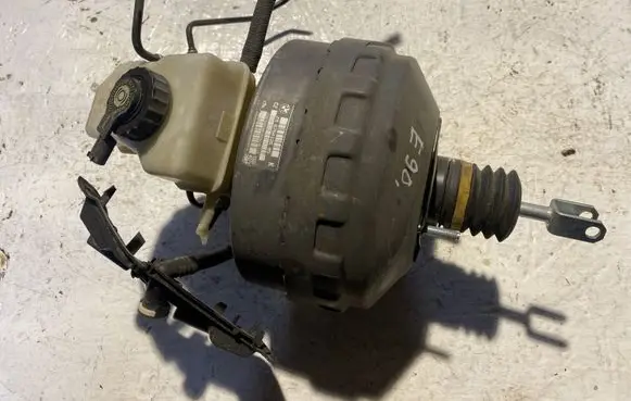 BMW 3 E90 E91 Brake booster 6764126 25220886202315 A252784950