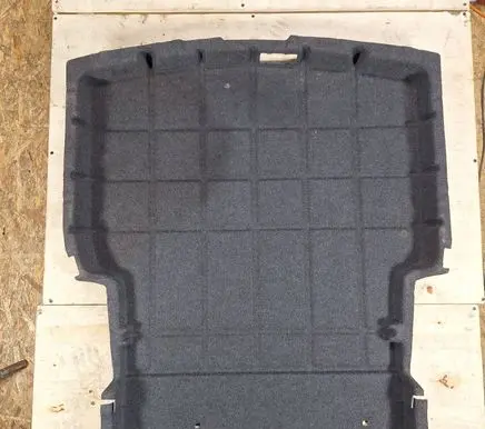 Trunk/boot floor carpet liner