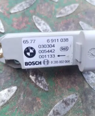 BMW 5 E60 E61 Airbag deployment crash/impact sensor 6911038 030304 0285002064