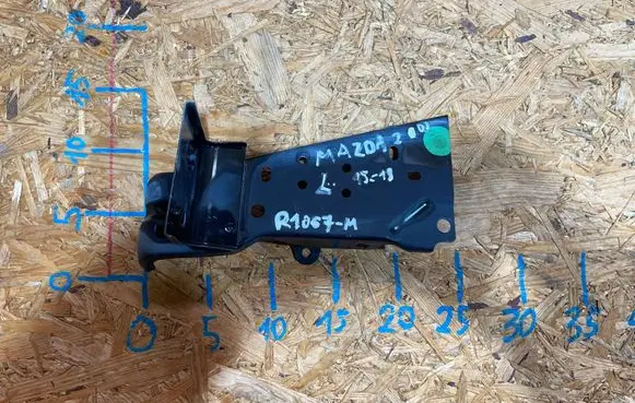 Mazda 2 Fender mounting bracket D09H R1860-R1067-I