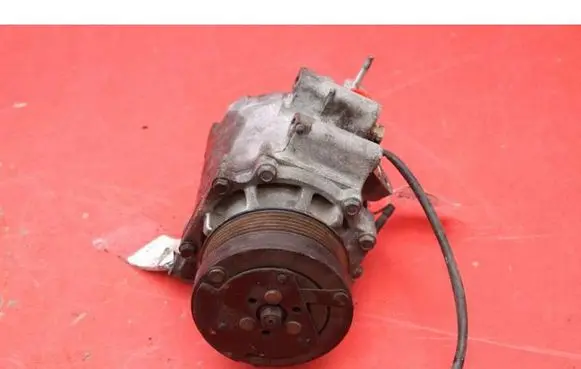 Honda CR-V Air conditioning (A/C) compressor (pump) KTT090026