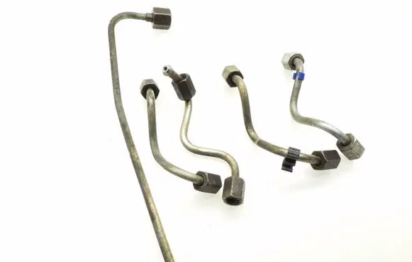 Fuel injector supply line/pipe