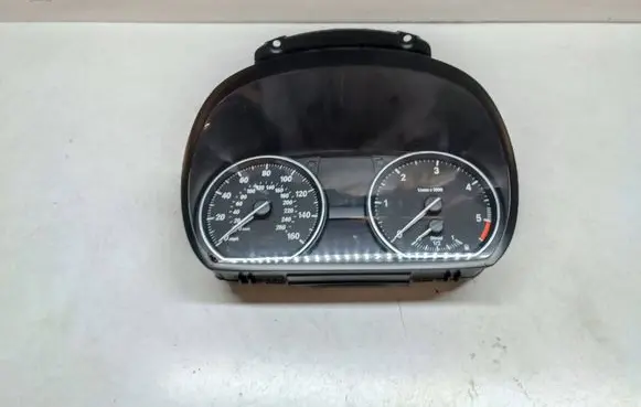 BMW 1 E81 E87 Speedometer (instrument cluster) 9220954