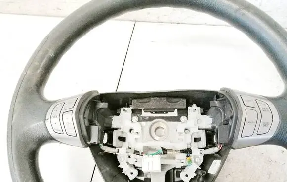 Steering wheel buttons/switches