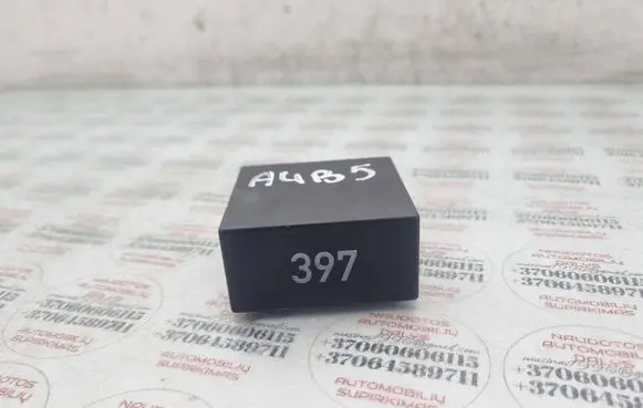 Audi A4 S4 B5 8D Light relay 8D0907701A