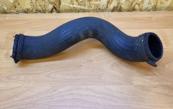 Volvo XC70 Intercooler hose/pipe 31261367