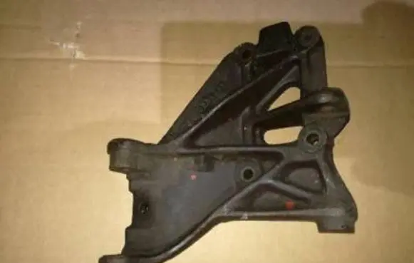 Mercedes-Benz W123 Engine mounting bracket 1101550735