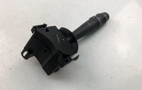 Renault Twingo II Indicator stalk 8201193540