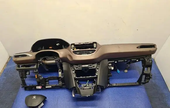 Peugeot 2008 I Dashboard