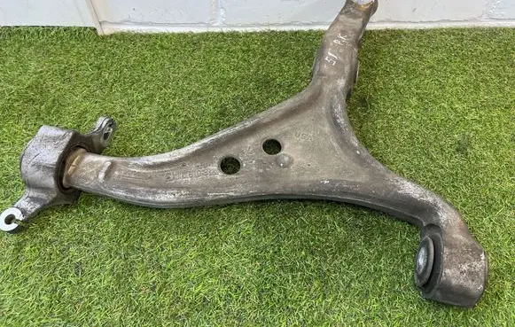 Mercedes-Benz ML W166 Front lower control arm/wishbone 16603 A1663330414