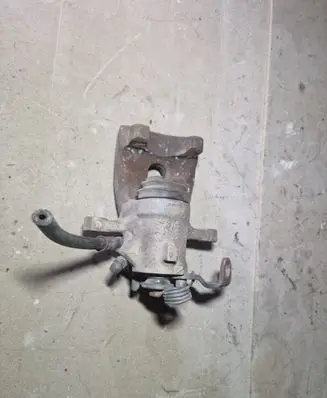 Opel Meriva B Rear brake caliper