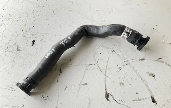 Volkswagen Transporter - Caravelle T6 Vacuum line/pipe/hose 04L103493L