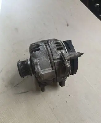 Volkswagen Tiguan Generator/alternator 03L903023