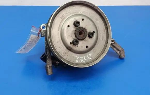 Audi A6 Allroad C5 Power steering pump 4B0145156