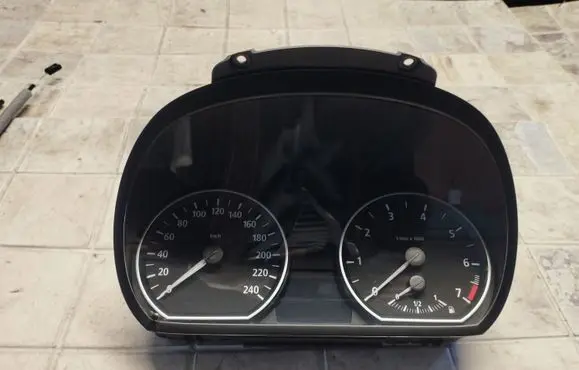 BMW 1 E81 E87 Speedometer (instrument cluster) 102493248 911019103 150124855