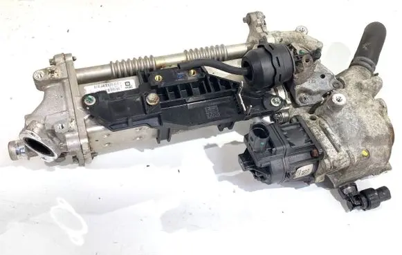 Opel Zafira C EGR valve V29007672