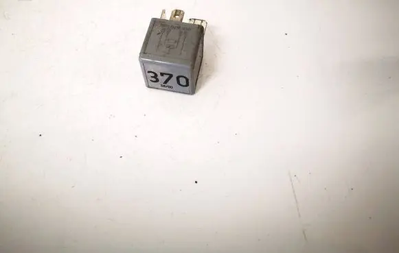Audi A4 S4 B5 8D Other relay 8D0951253