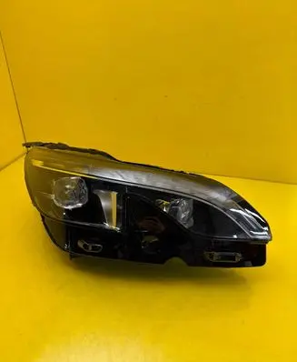 Peugeot 3008 II Headlight/headlamp 9826572680
