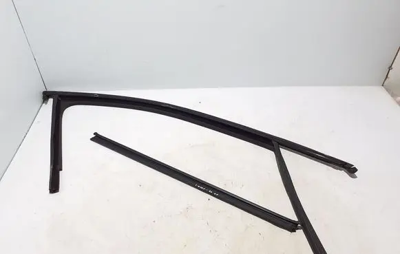 Skoda Octavia Mk4 Front door rubber seal 5E3837432L