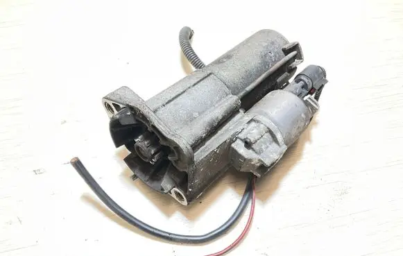 Audi A4 S4 B7 8E 8H Starter motor 06D911023A