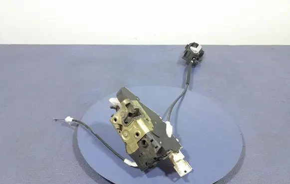 Peugeot 407 Front door lock