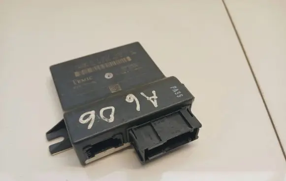 Audi A6 S6 C6 4F Gateway control module 4F0907468D 4F0910468A