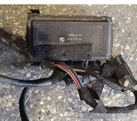 BMW 5 E39 Coolant fan relay 67326921354