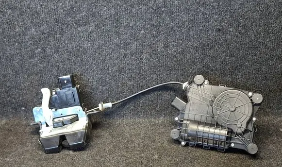 Hyundai Santa Fe Tailgate/trunk/boot lock/catch/latch 81800S1100