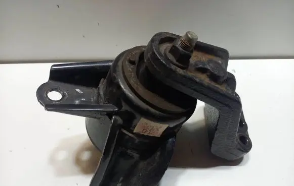 KIA Rio Engine mount bracket