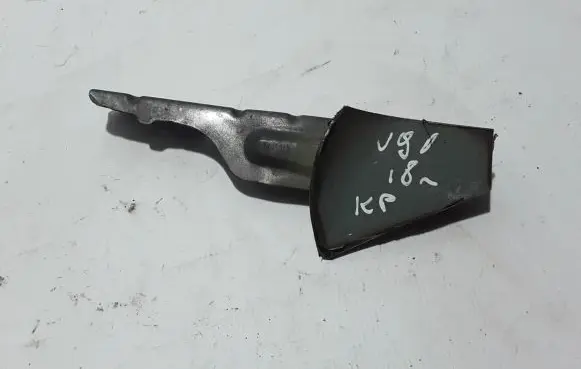 Volvo S90, V90 Fender mounting bracket 31386190