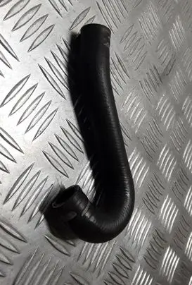 Mercedes-Benz S W221 Engine coolant pipe/hose A2218300647