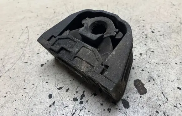 Volkswagen Golf IV Engine mount bracket 1J0199262