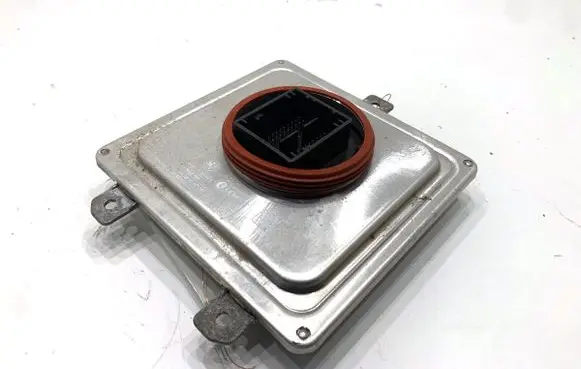 BMW 5 G30 G31 G38 Voltage converter/converter module 9850445