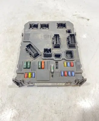 Peugeot 307 Comfort/convenience module bsie02-00 9657999780
