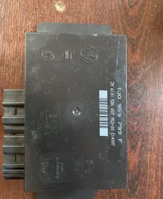 Volkswagen PASSAT B5 Comfort/convenience module 1J0959799F
