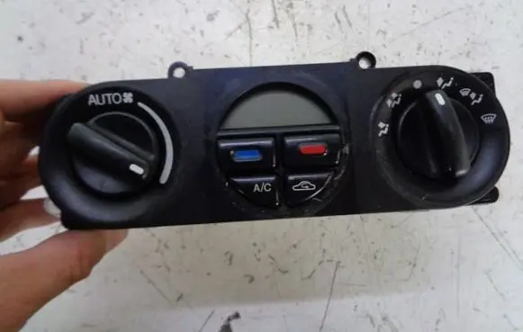 Ford Mondeo MK II Air conditioning/heating control unit 98BW19C933BA