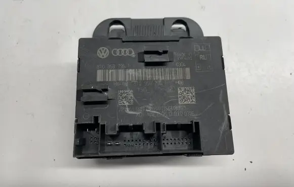 Audi A5 8T 8F Central body control module 8T0959795