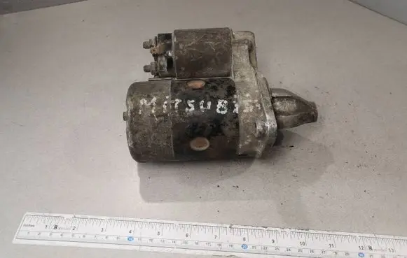 Mitsubishi Space Runner Starter motor M002T44081