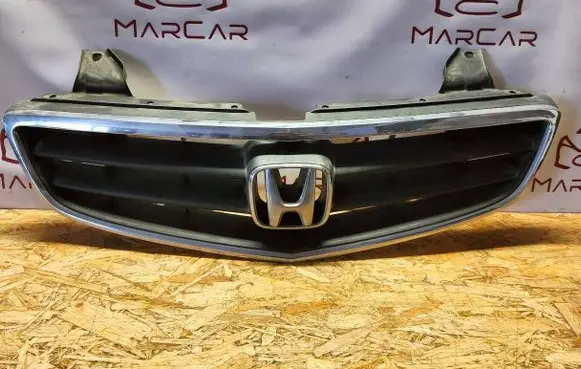 Honda Odyssey Front bumper upper radiator grill