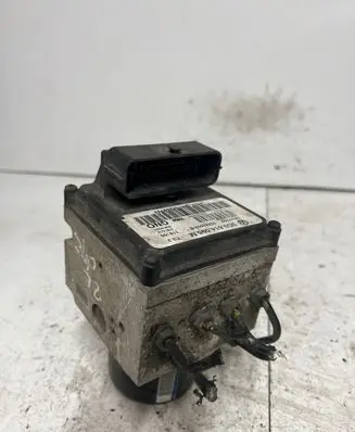 Volkswagen PASSAT B6 ABS Pump 3C0614095M 15747702 15747502B