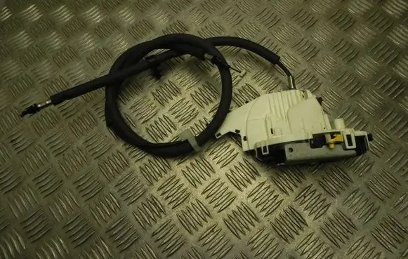Maserati Ghibli Front door lock 673007276 T9775