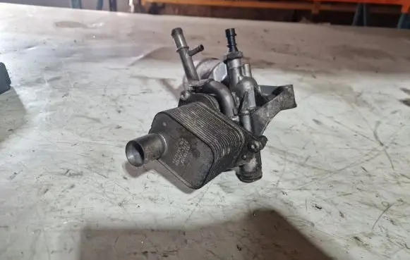 Buick Encore I Oil filter mounting bracket 55566784