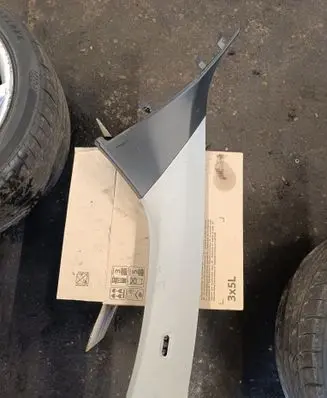 BMW i3 (A) pillar trim 105809032C